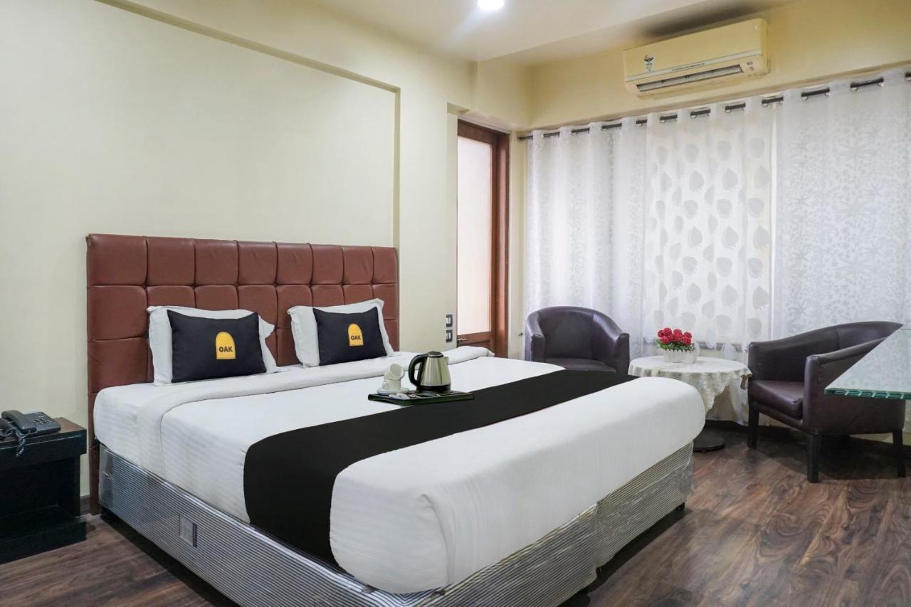 Super Townhouse Oak Sr Hotel Wakad Pune Exterior photo